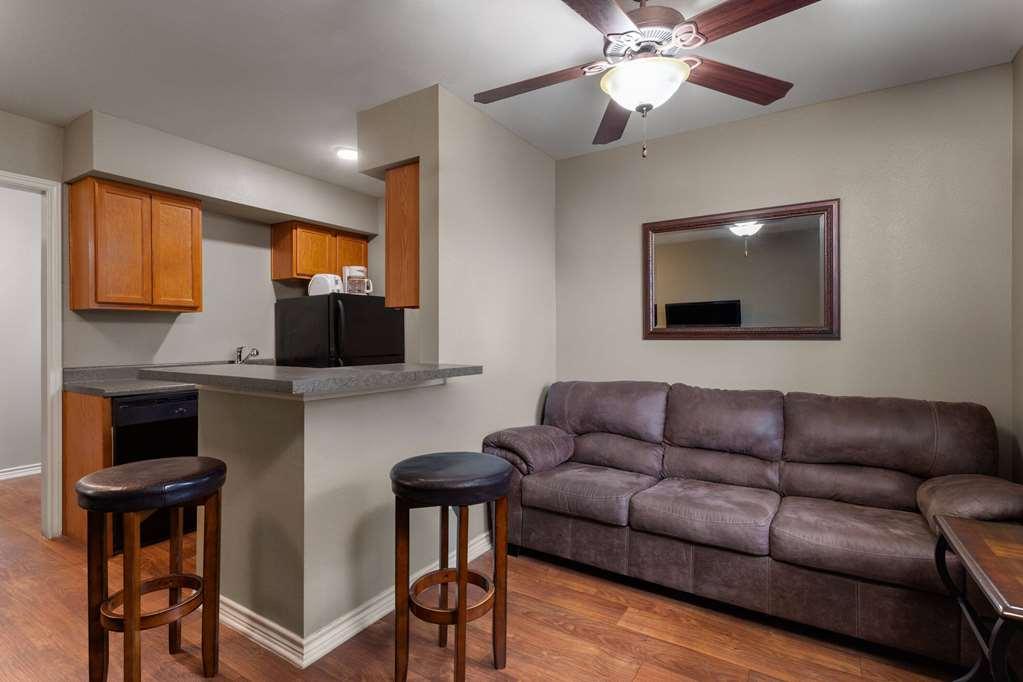 Eagle'S Den Three Rivers Texas A Travelodge By Wyndham Room photo