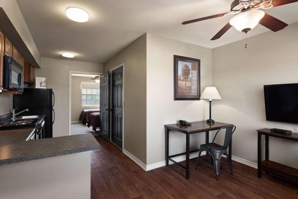 Eagle'S Den Three Rivers Texas A Travelodge By Wyndham Room photo